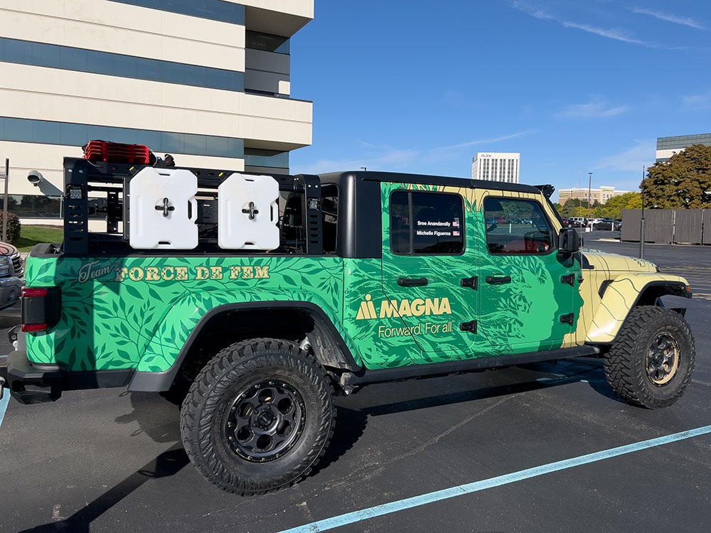 Sideview of Jeep® Gladiator Rubicon in parking lot