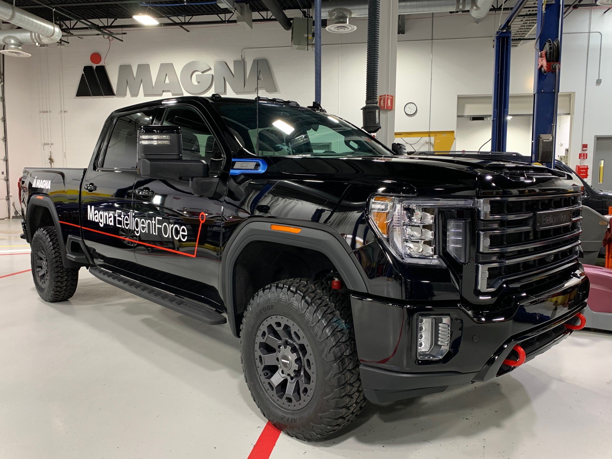 Magna EteliigentForce Truck