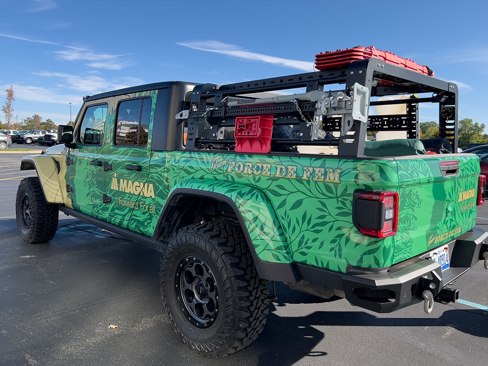 Sideview of Jeep® Gladiator Rubicon in parking lot