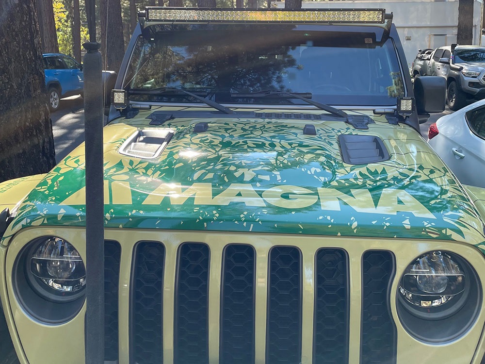 Front view of Jeep® Gladiator Rubicon with Magna logo