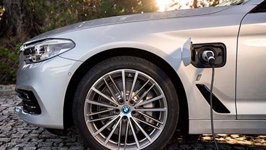 Photo of Complete Vehicle Eng & Mfg - BMW 5-Series Hybrid