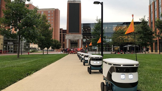 Photo of Magna and Cartken collaborate on autonomous delivery robots
