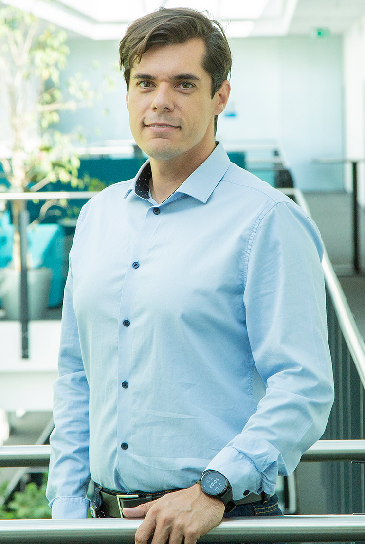 Head shot of Julian Bodory, Engineering Team Lead H2 &amp; Thermal Systems, Magna Powertrain