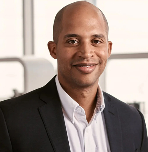 Portrait of Diba Ilunga, President, Magna Powertrain