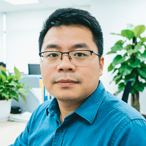 Headshot Guoyi Zhang, Product Line Manager, Magna Seating